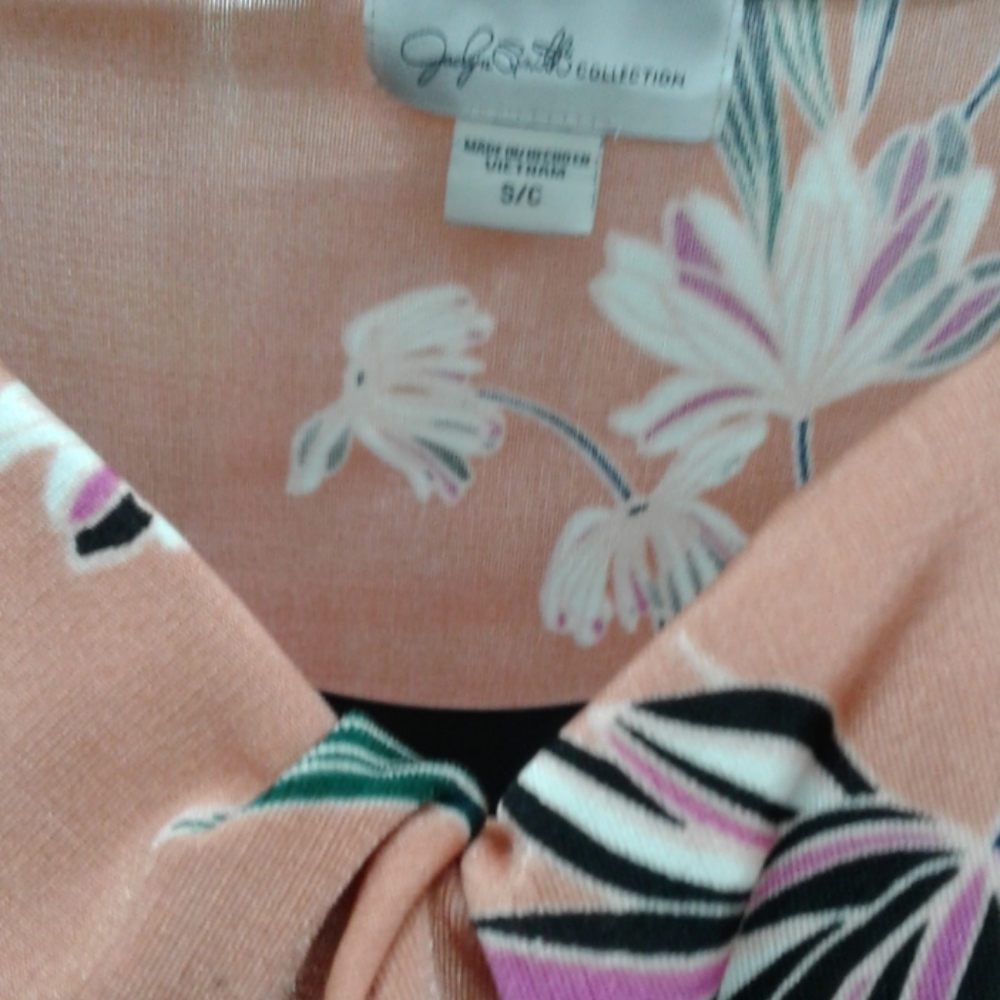 Jaclyn Smith  blouse